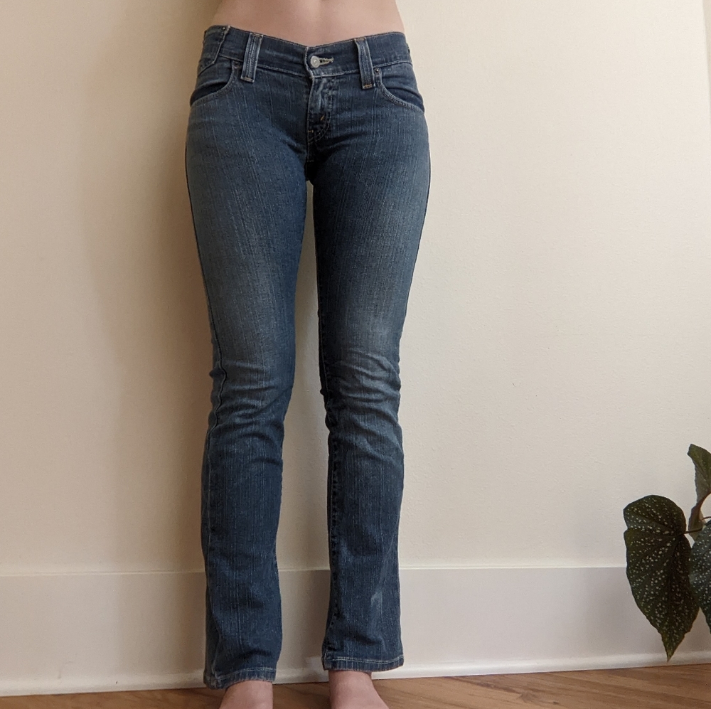 Levi's low rise jeans, size 2